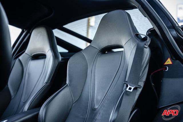 Used 2019 McLaren 720S RWD image 19
