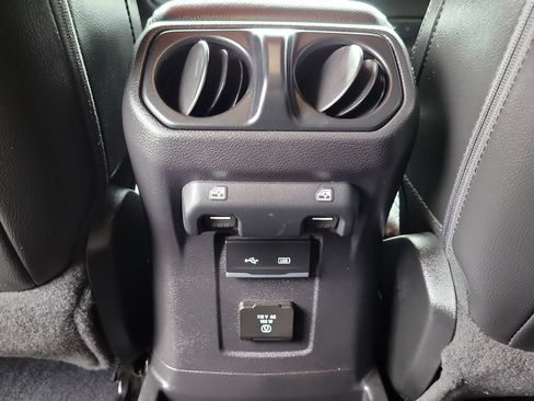 Certified 2019 Jeep Wrangler Unlimited Sahara AWD/4WD image 17