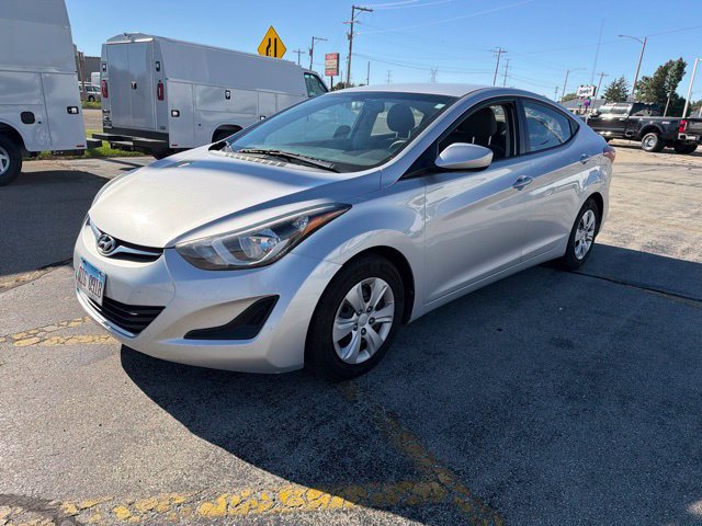 Used 2016 Hyundai Elantra SE FWD image 1