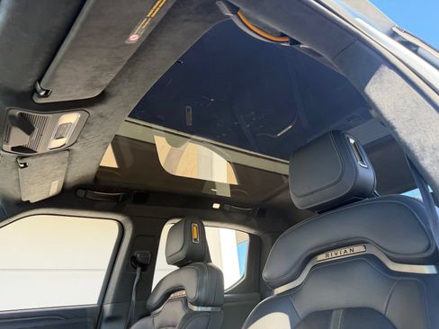 Used 2023 Rivian R1T Adventure AWD/4WD image 12