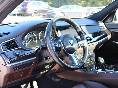 Used 2015 BMW 550i Gran Turismo xDrive image 15