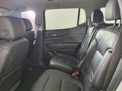 Used 2021 GMC Acadia SLT w/ Premium Package image 17