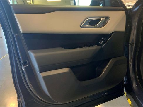 Used 2026 Land Rover Range Rover Velar Dynamic SE image 21