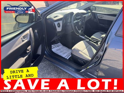 Used 2018 Toyota Corolla LE image 9