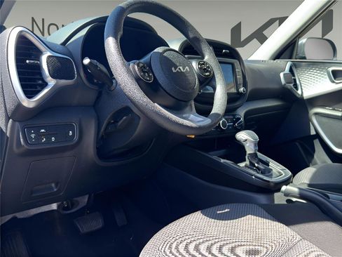 Certified 2022 Kia Soul LX w/ Technology Package image 9