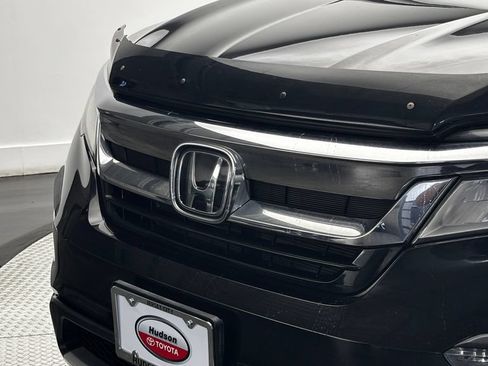 Used 2019 Honda Pilot Elite image 2