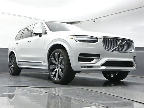 New 2025 Volvo XC90 B6 Plus w/ Protection Package Premier image 45