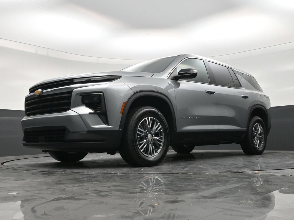 Used 2024 Chevrolet Traverse LS FWD image 19