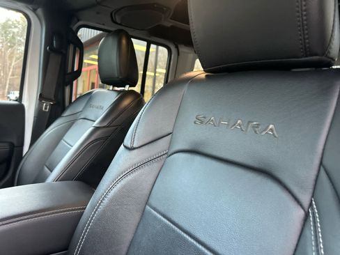 Used 2023 Jeep Wrangler Sahara w/ Cold Weather Group image 36