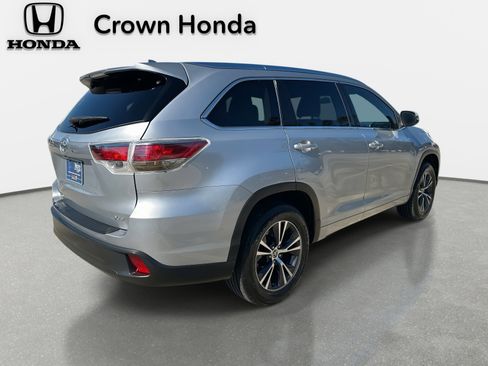 Used 2016 Toyota Highlander XLE image 4