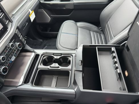 New 2026 Ford F350 Platinum w/ FX4 Off-Road Package AWD/4WD image 25