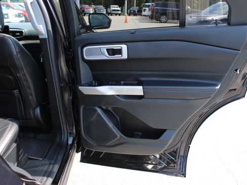 Used 2021 Ford Explorer Limited w/ Equipment Group 301A RWD image 15