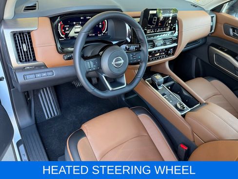 Used 2023 Nissan Pathfinder Platinum w/ Lighting Package (N93) AWD/4WD image 17