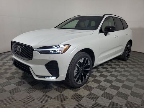 Used 2026 Volvo XC60 B5 Plus w/ Protection Package Premier AWD/4WD image 3