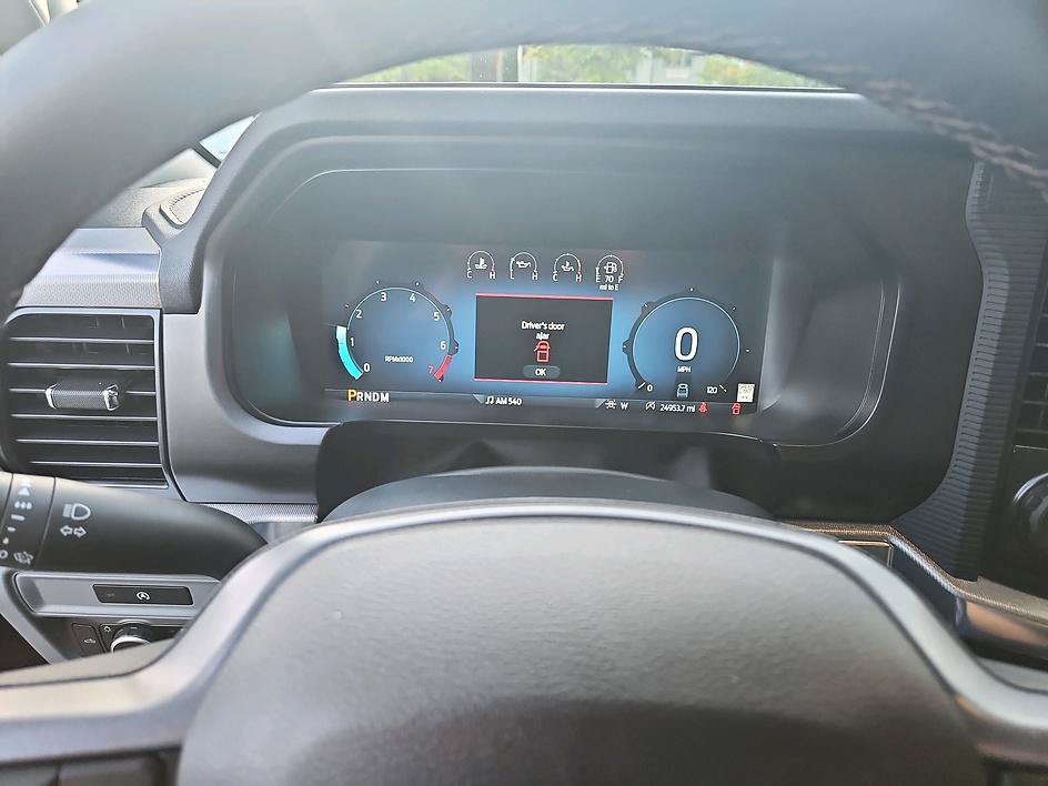 Used 2025 Ford F150 Lariat w/ Equipment Group 502A High AWD/4WD image 15