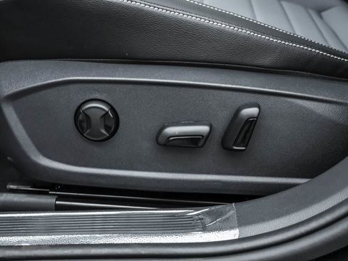 New 2026 Volkswagen Jetta SE image 10