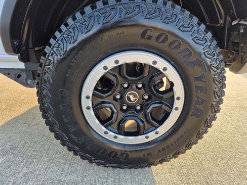 Certified 2023 Ford Bronco Outer Banks w/ Sasquatch Package image 5