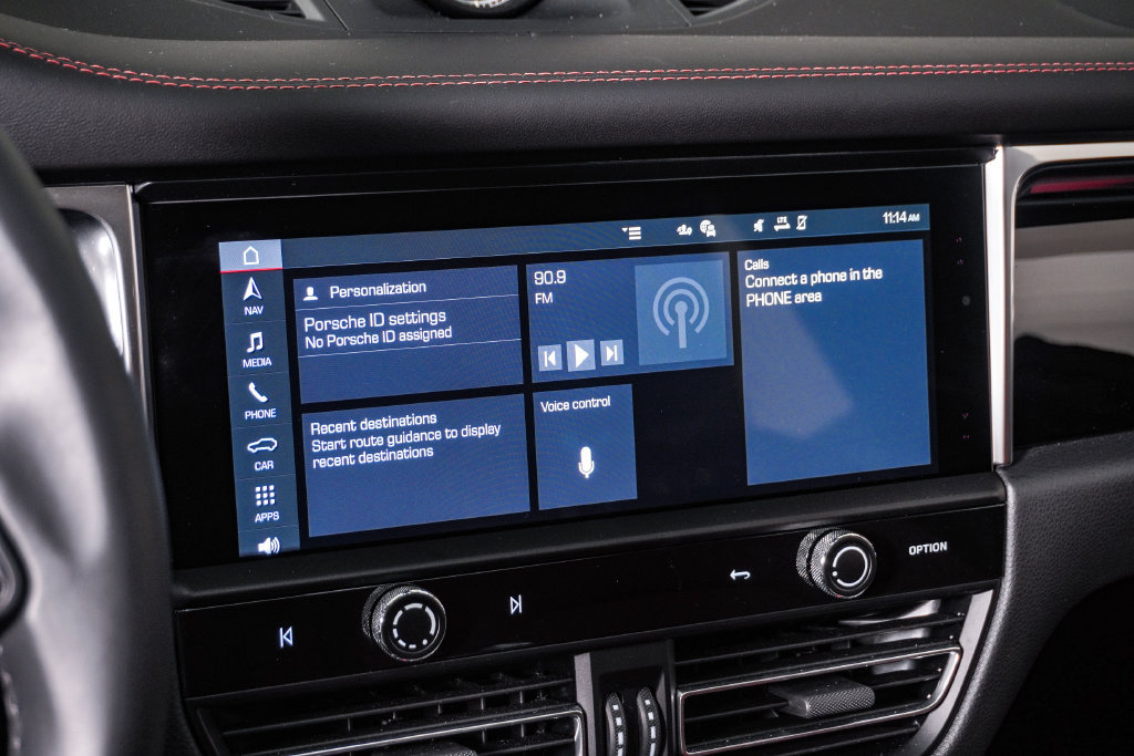 Certified 2026 Porsche Macan AWD/4WD image 22