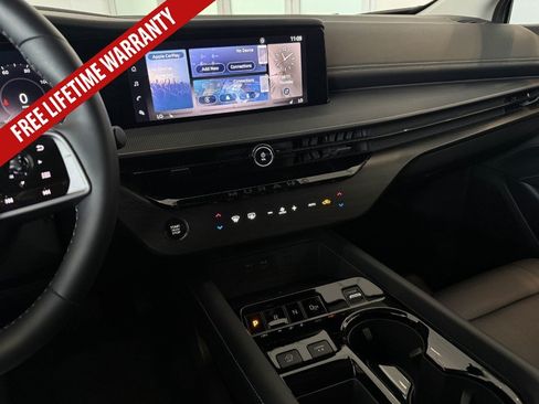 Certified 2025 Nissan Murano SV AWD/4WD image 36
