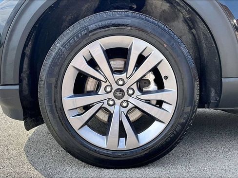 Used 2022 Ford Explorer XLT w/ Equipment Group 202A AWD/4WD image 9