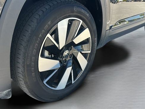 Certified 2025 Volkswagen Atlas Cross Sport SE AWD/4WD image 26