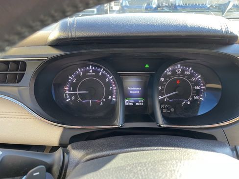 Used 2018 Toyota Avalon XLE image 12