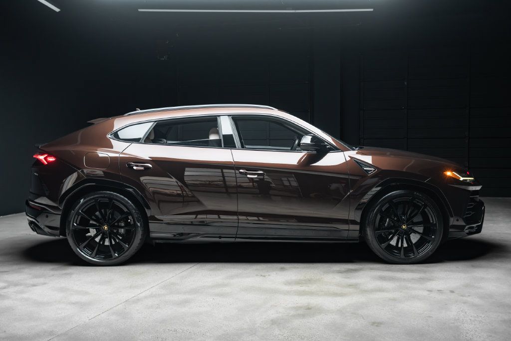 Used 2022 Lamborghini Urus AWD/4WD image 8