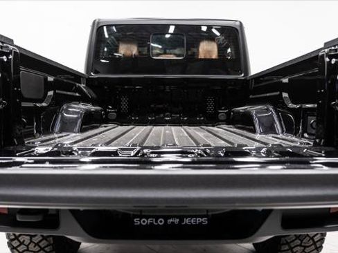 Used 2026 Jeep Gladiator Sport image 36