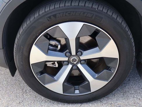 Used 2023 Volvo XC40 B5 Plus w/ Driver Assist Package AWD/4WD image 25