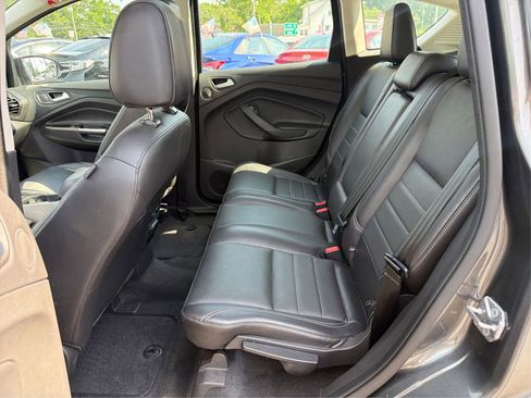 Used 2016 Ford C-MAX Energi SEL w/ Equipment Group 302A FWD image 10