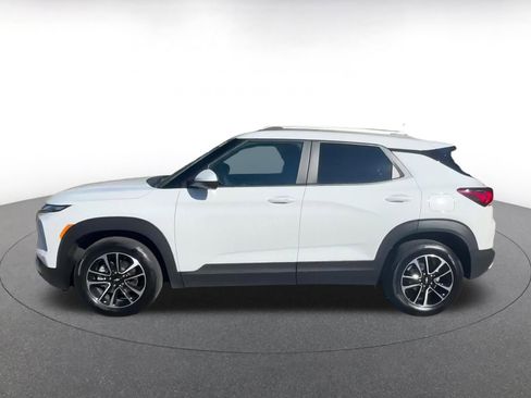 Used 2025 Chevrolet TrailBlazer LT image 9