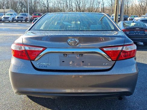 Used 2015 Toyota Camry LE image 4