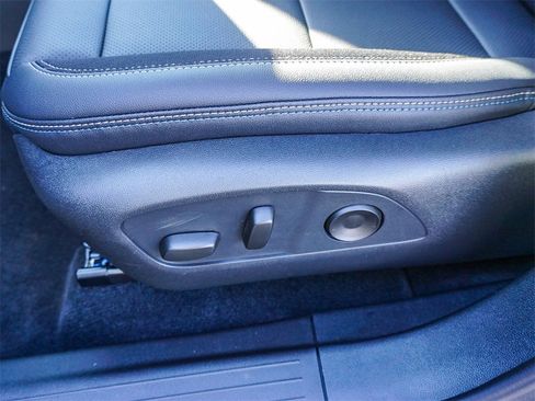 New 2026 Chevrolet Equinox EV LT image 19