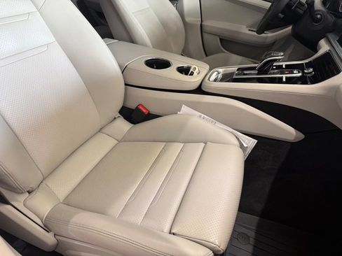 Used 2018 Porsche Panamera 4S w/ Sport Package image 13