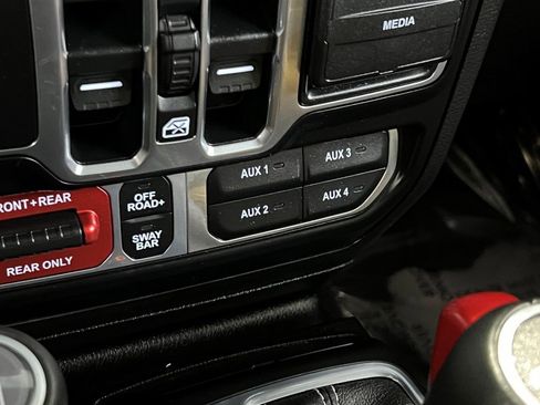 Certified 2020 Jeep Gladiator Rubicon image 42