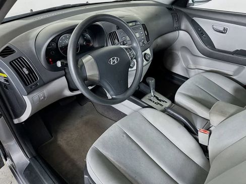 Used 2010 Hyundai Elantra GLS FWD image 2