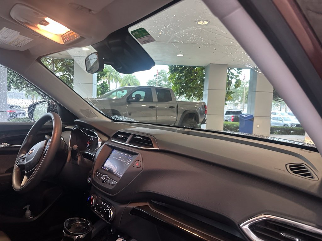 Used 2023 Chevrolet TrailBlazer LT FWD image 11