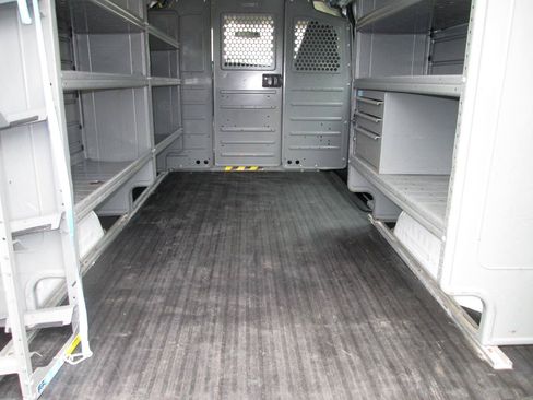 Used 2016 Chevrolet Express 2500 RWD image 31