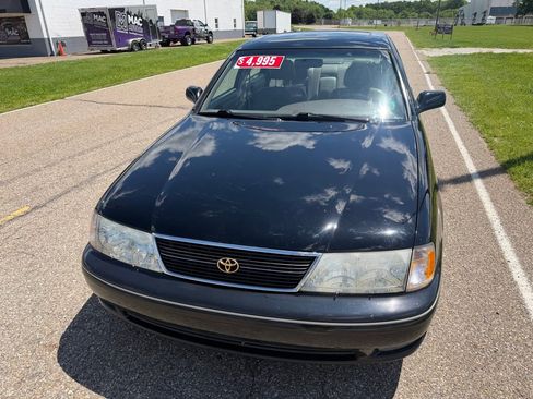Used 1999 Toyota Avalon XLS FWD image 4