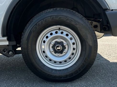 Used 2025 Ford Bronco Base image 10