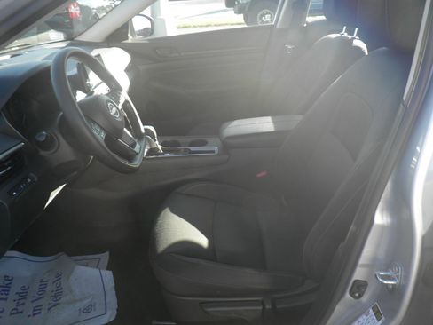 Used 2024 Nissan Altima 2.5 S image 14