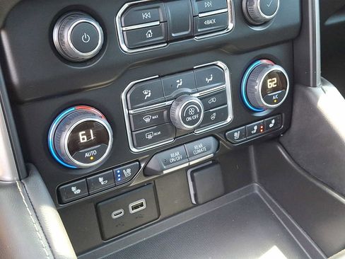 Used 2023 Chevrolet Tahoe Premier w/ Advanced Technology Package AWD/4WD image 17