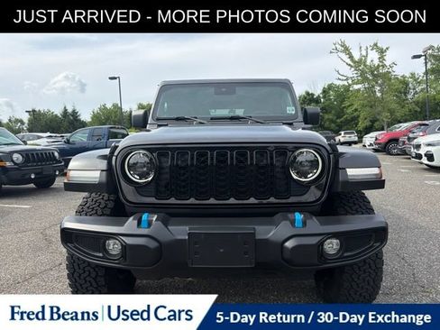 Used 2024 Jeep Wrangler Unlimited AWD/4WD image 2