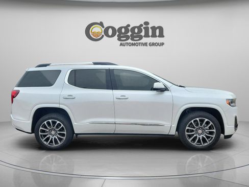 Used 2021 GMC Acadia Denali w/ Denali Technology Package image 13
