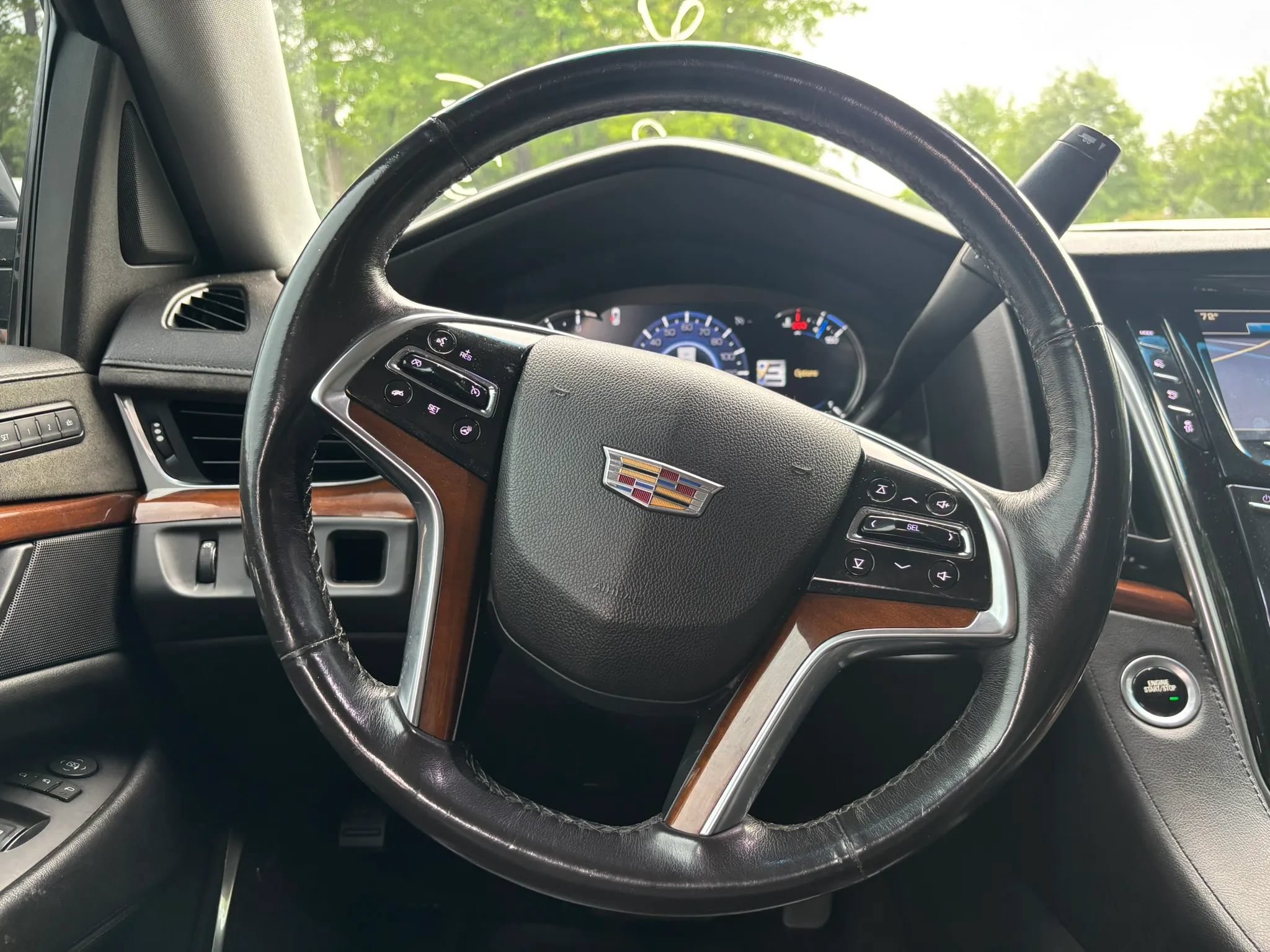 Used 2019 Cadillac Escalade ESV 2WD image 28
