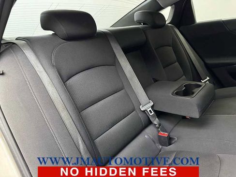 Used 2022 Chevrolet Malibu LT image 18