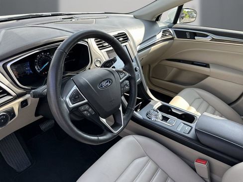 Used 2019 Ford Fusion SEL FWD image 12