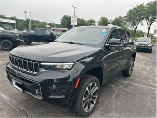 Used 2023 Jeep Grand Cherokee Overland w/ Luxury Tech Group IV AWD/4WD video 1