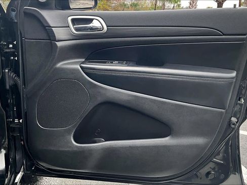 Used 2020 Jeep Grand Cherokee Altitude image 22