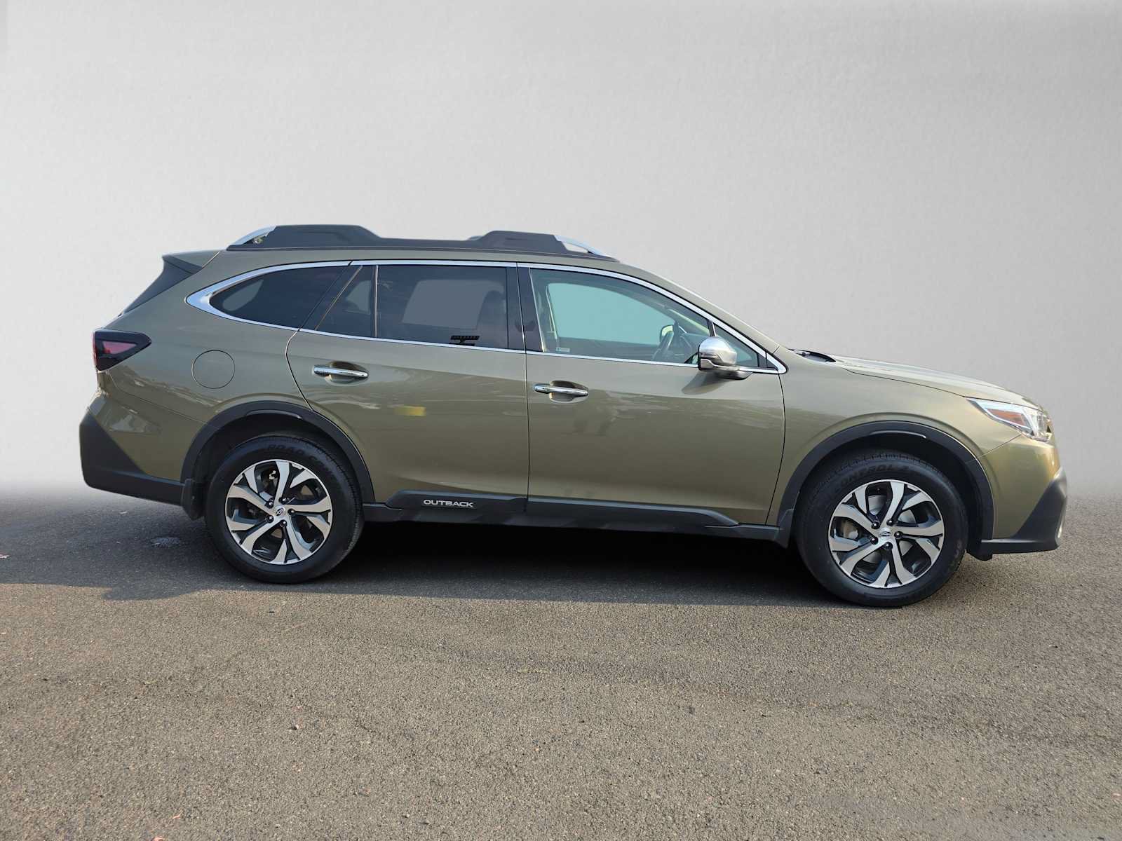 Used 2022 Subaru Outback Touring w/ Popular Package #2 AWD/4WD image 2